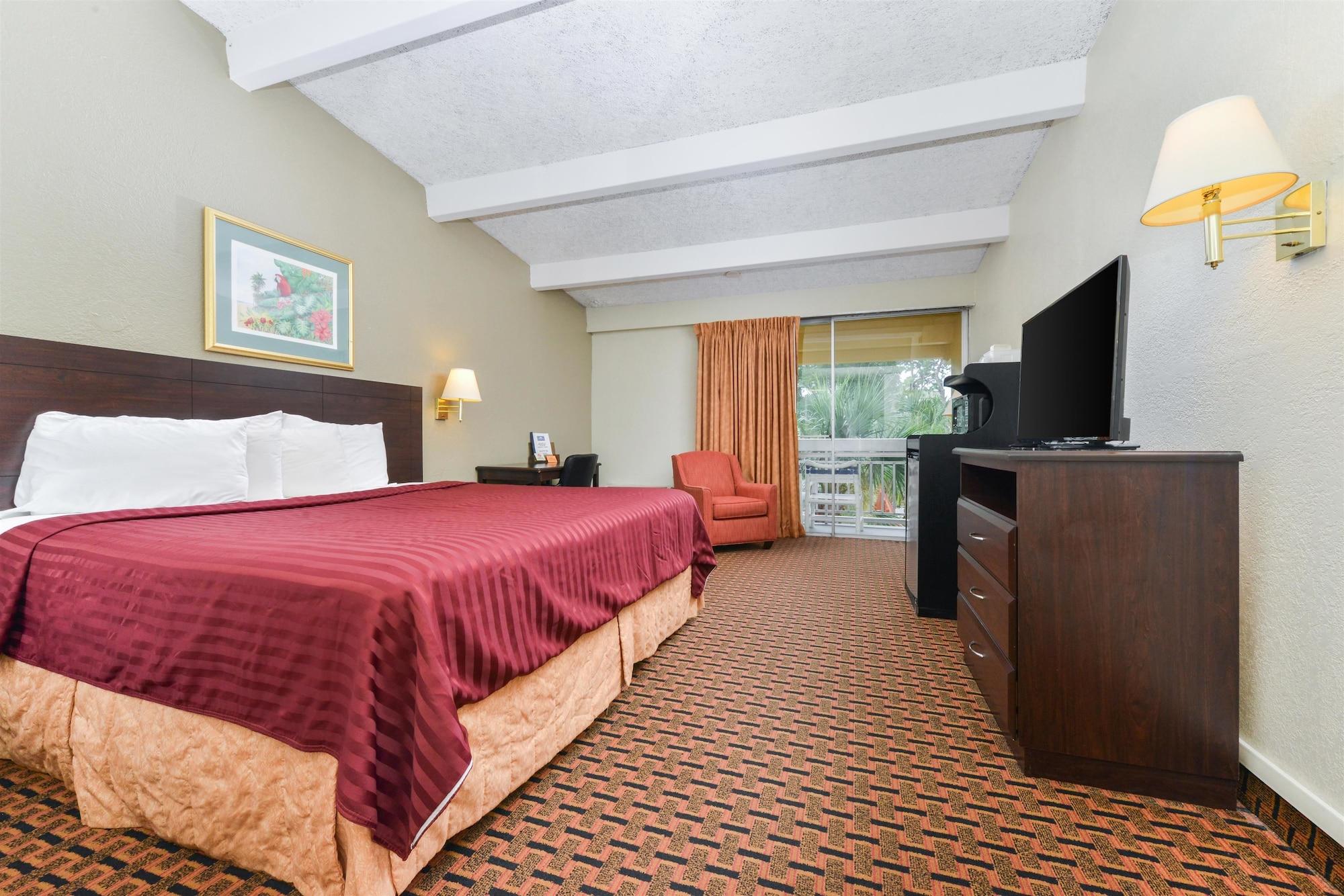 Americas Value 2* Sarasota